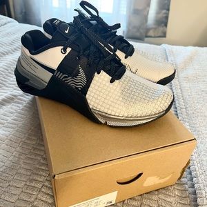 nike metcon 8 premium women's size 8.5